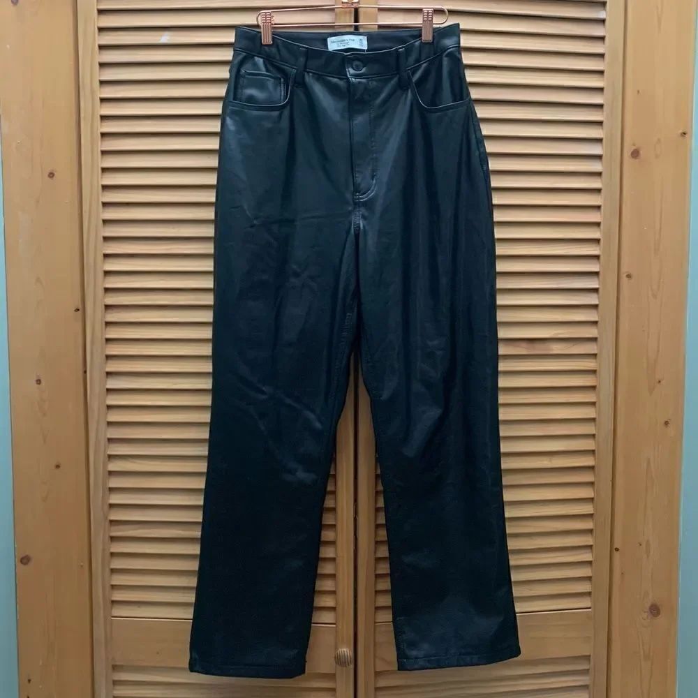 Abercrombie & Fitch 90s straight High Rise Pleather Pants size 10